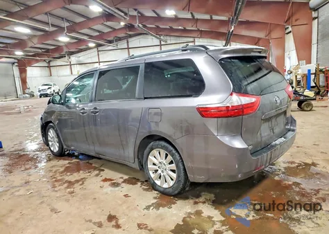 2015 Toyota Sienna Le z USA, uszkodzony, nr VIN 5TDJK3DC2FS115550